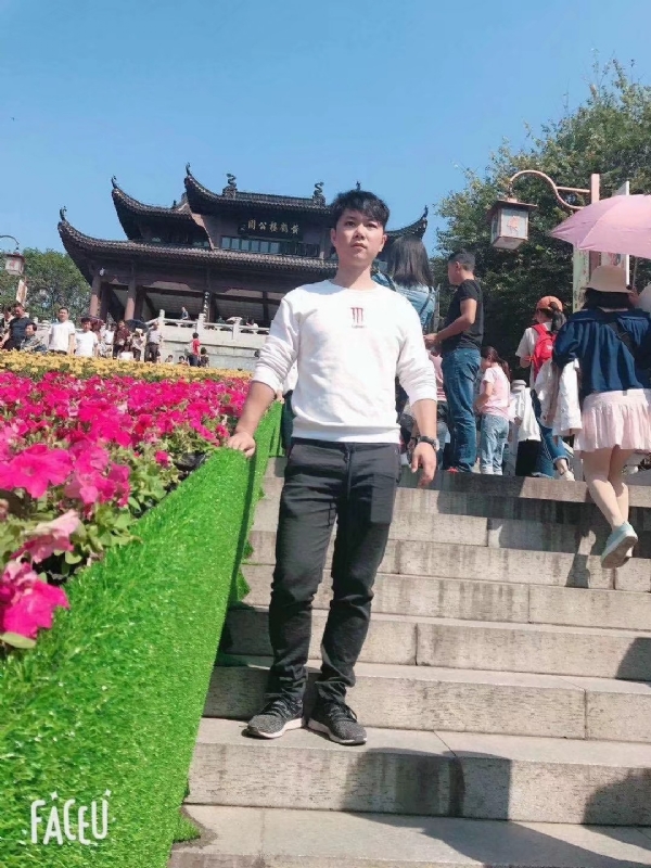 坦然的第二张照片--修水闪婚服务中心